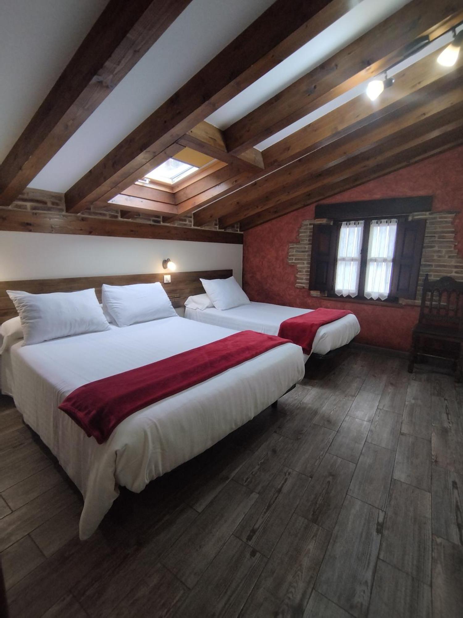 Apartamentos Legado De Santillana Сантильяна-дель-Мар Экстерьер фото