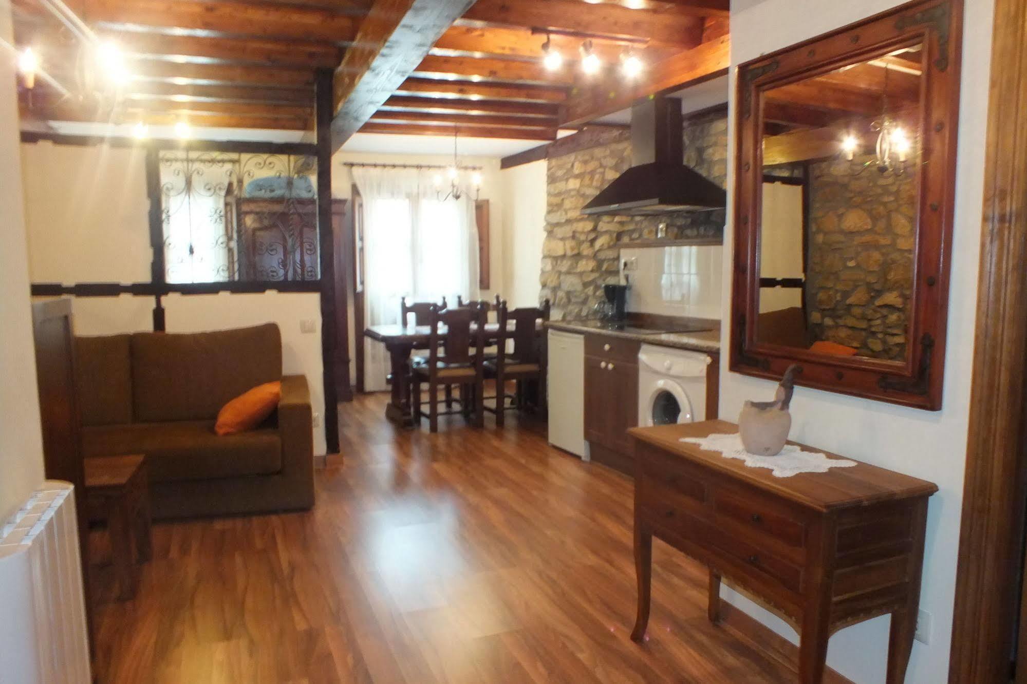 Apartamentos Legado De Santillana Сантильяна-дель-Мар Экстерьер фото