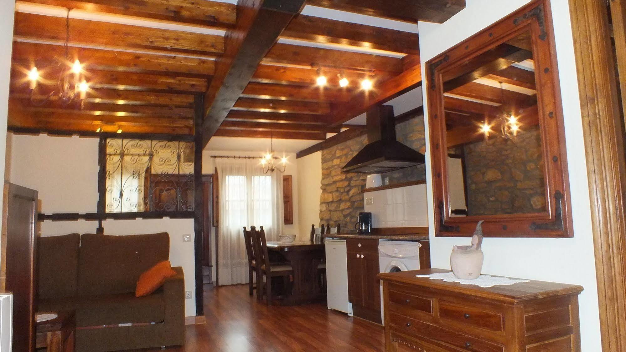 Apartamentos Legado De Santillana Сантильяна-дель-Мар Экстерьер фото