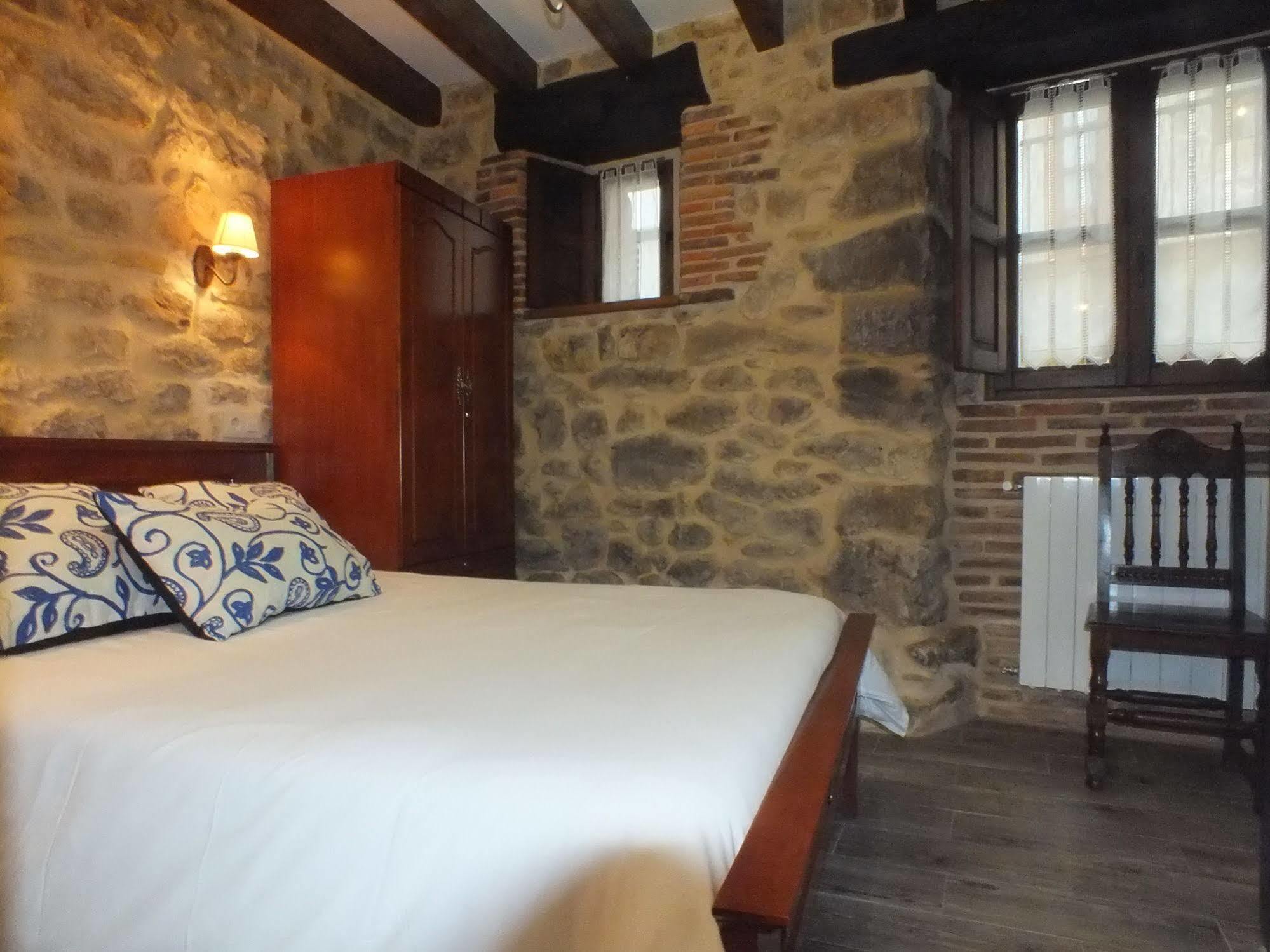 Apartamentos Legado De Santillana Сантильяна-дель-Мар Экстерьер фото