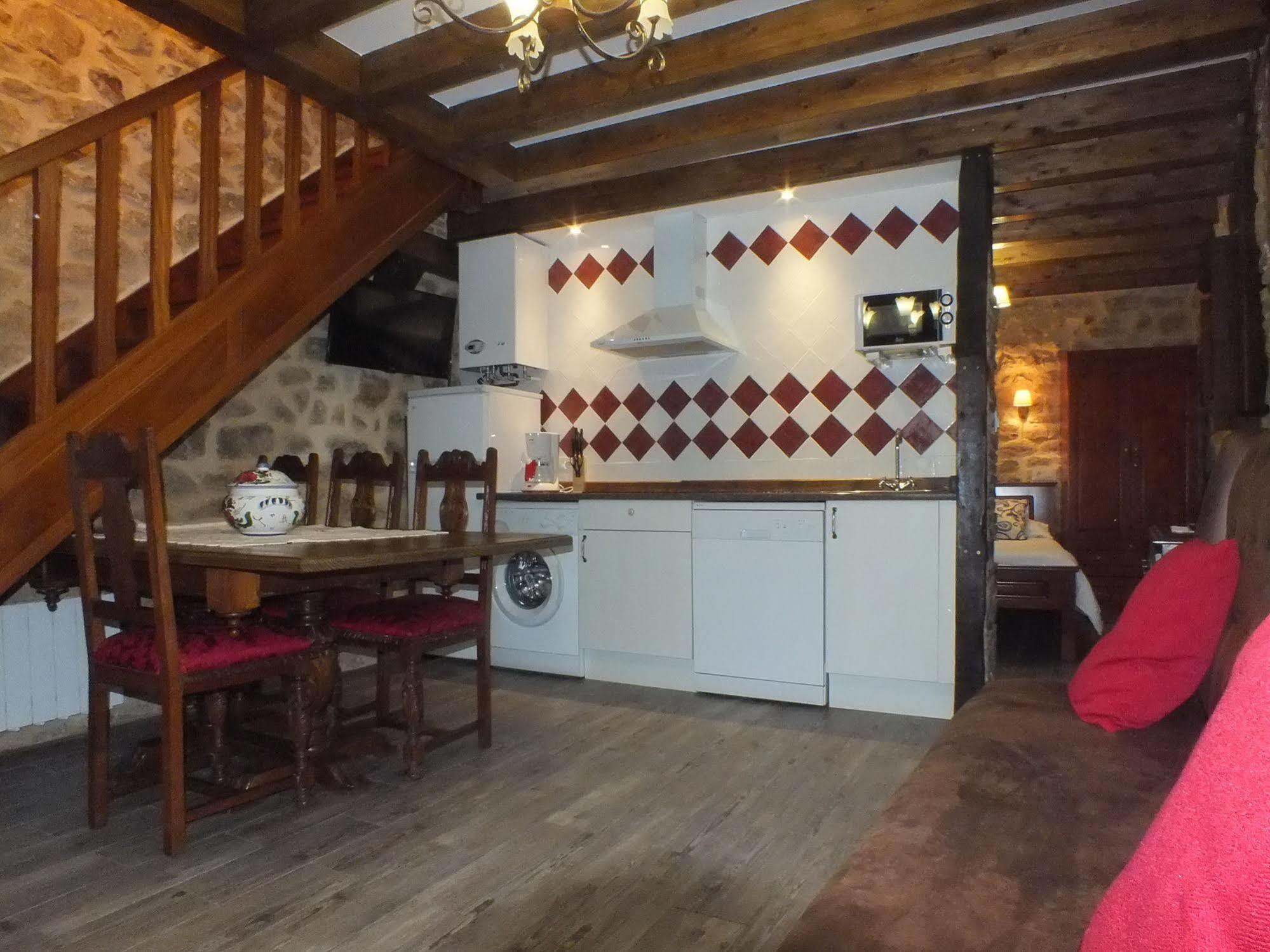 Apartamentos Legado De Santillana Сантильяна-дель-Мар Экстерьер фото