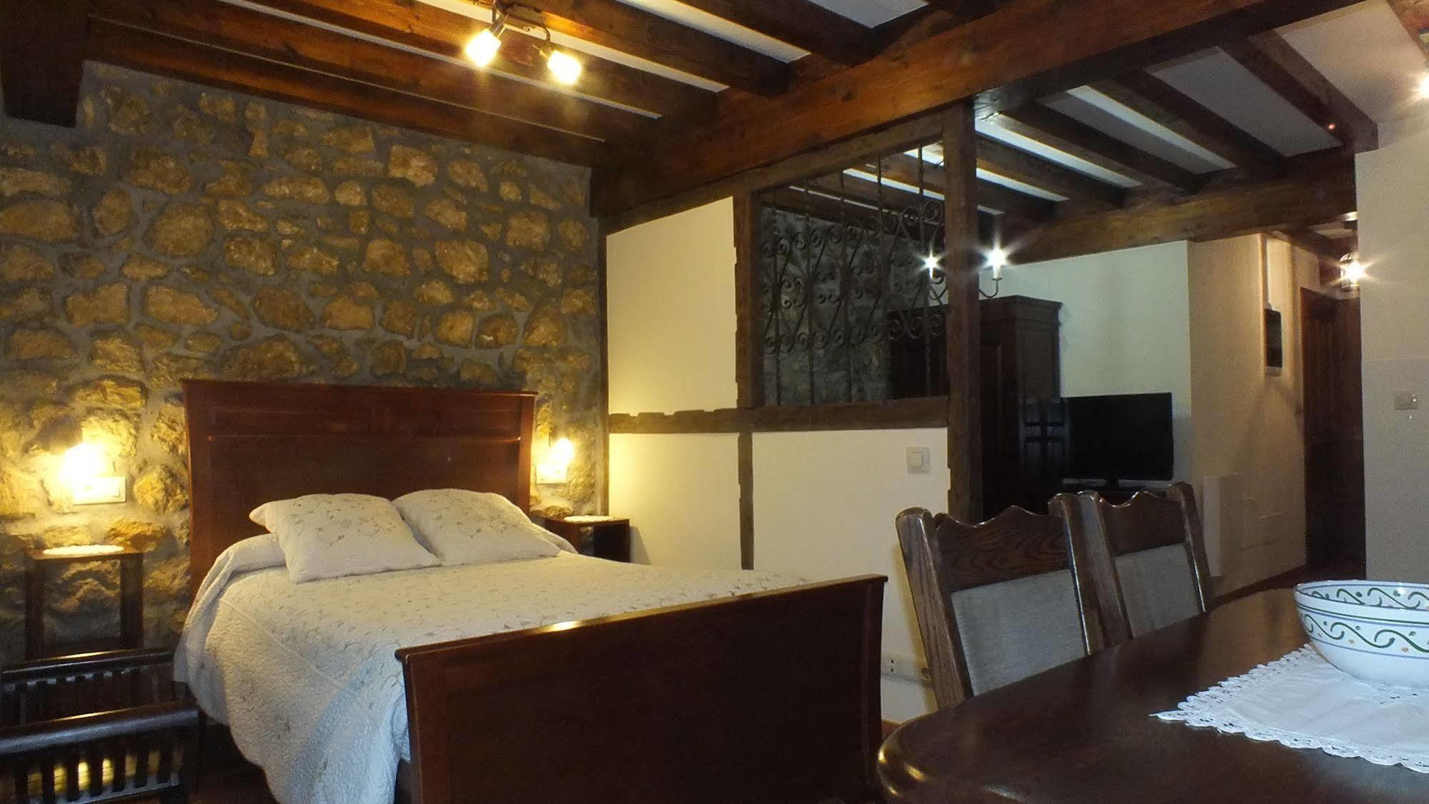 Apartamentos Legado De Santillana Сантильяна-дель-Мар Экстерьер фото