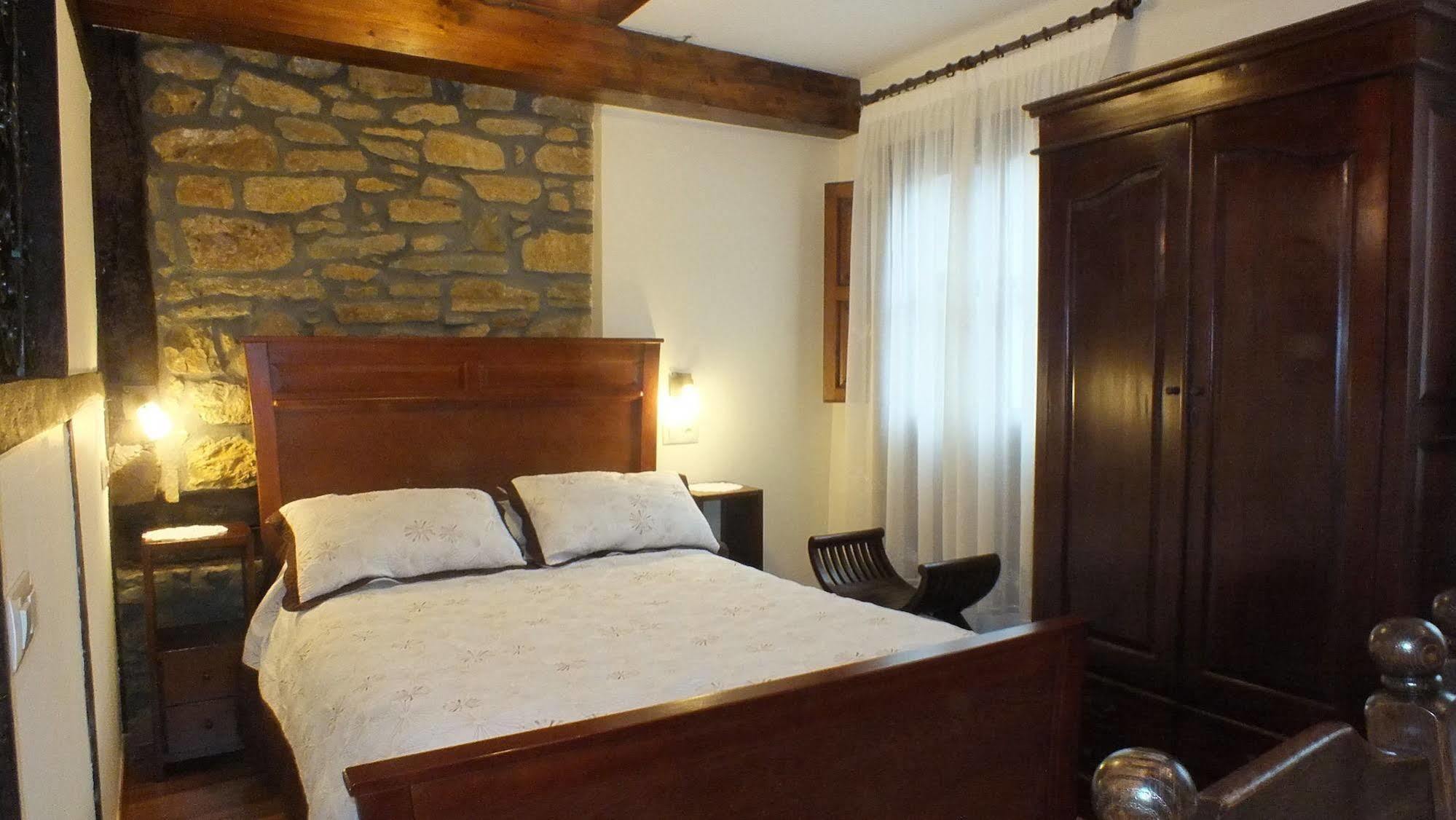 Apartamentos Legado De Santillana Сантильяна-дель-Мар Экстерьер фото